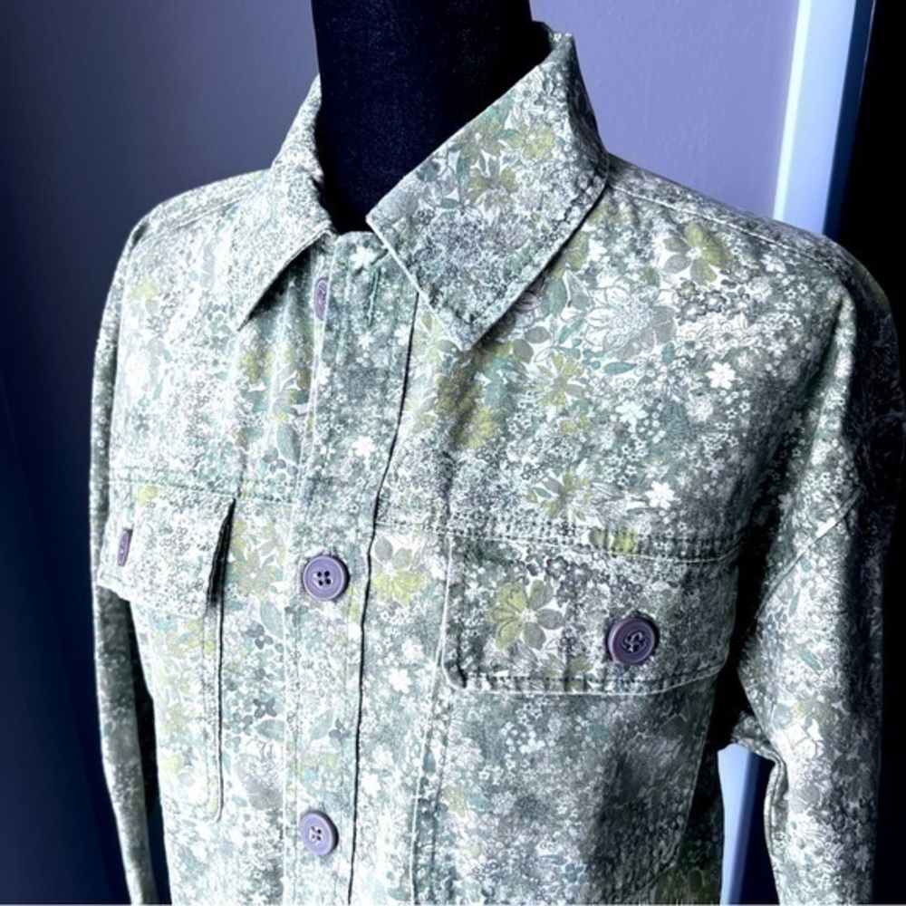 💚 NWT Wild Fable cropped button up jacket